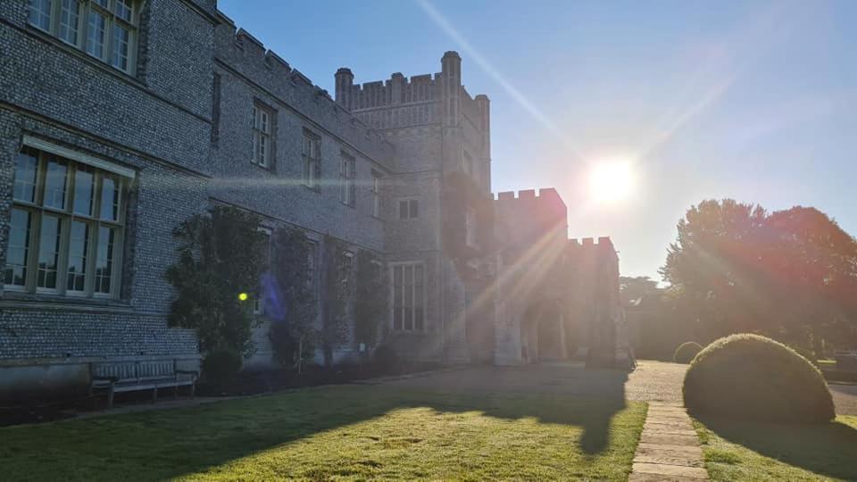 West Dean College Hotel Exterior foto